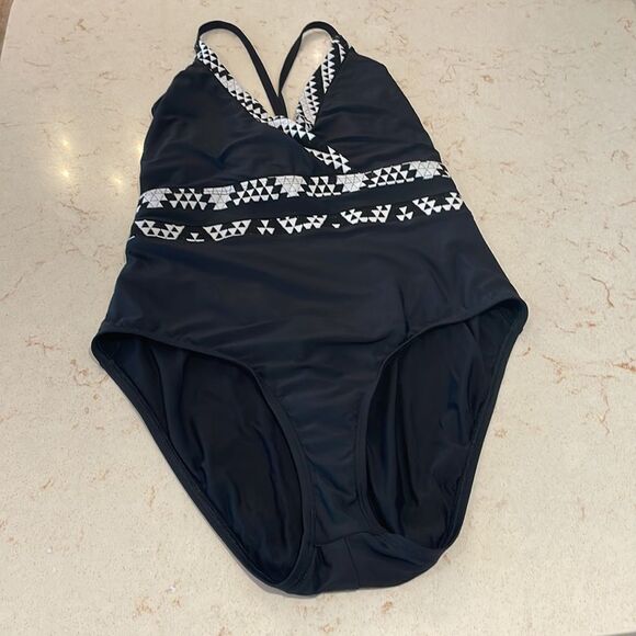 Athena surplice slimming aztec one piece swimsuit SZ 16 - Picture 3 of 9